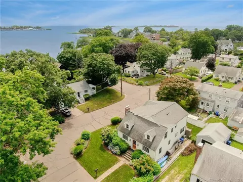 21 Baxter Dr, Norwalk, CT 06854