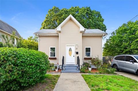 257 Brown St, West Haven, CT 06516