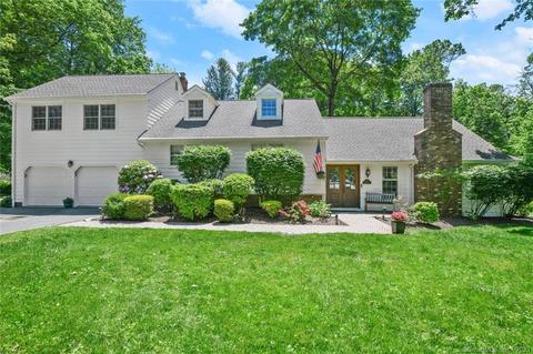 15 Lewis Dr, Ridgefield, CT 06877
