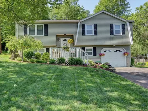 712 Main St, Meriden, CT 06451