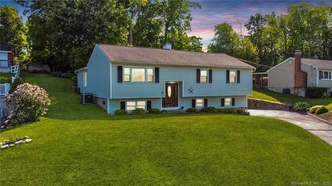 5 White Birch Ln, Beacon Falls, CT 06403