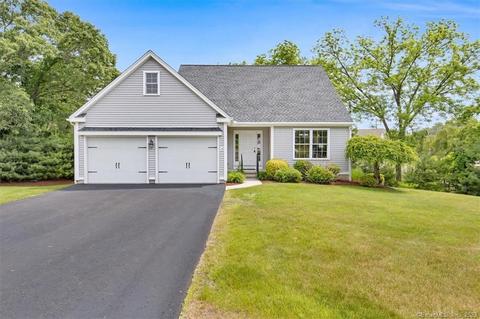7 Bradley St #15, Plainville, CT 06062