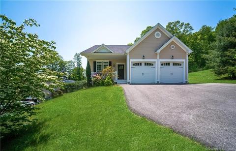 571 Congdon St W, Middletown, CT 06457