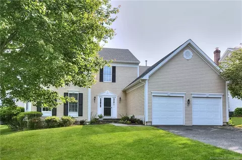 41 Palmer Brg #41, Fairfield, CT 06824