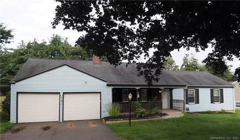 96 Strawberry Ln, Manchester, CT 06040
