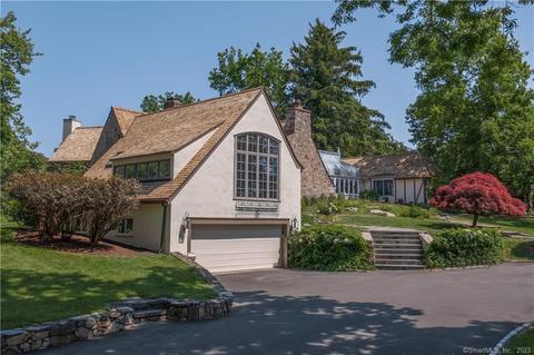 2 Hilltop Rd, Norwalk, CT 06854