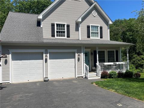 58 Village Ln #58, Canton, CT 06019