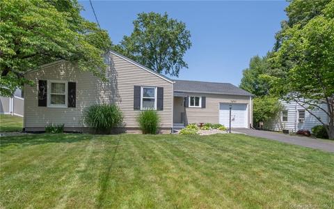 18 Sky View Dr, West Hartford, CT 06117