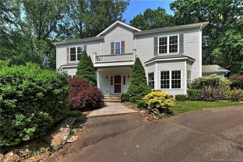 104 Honeycomb Ln, Milford, CT 06461