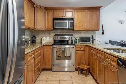 3250 Fairfield Ave #124, Bridgeport, CT 06605