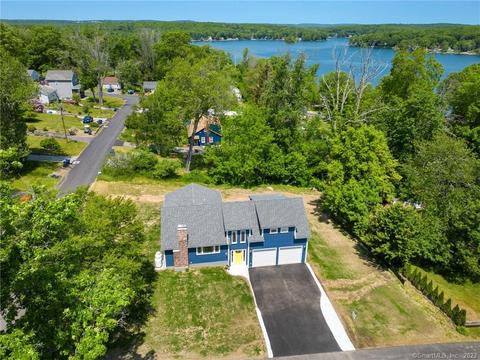 11 Woodmere Dr, Coventry, CT 06238