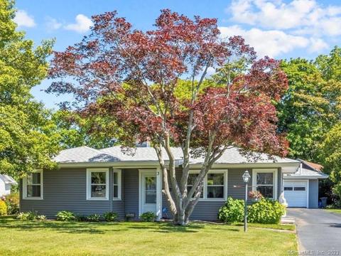 3 Lanphier Rd, Branford, CT 06405