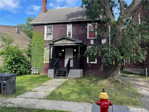 32 Martin St, Hartford, CT 06120