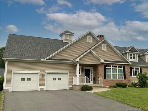 80 Richmond Glen Dr #80, Cheshire, CT 06410