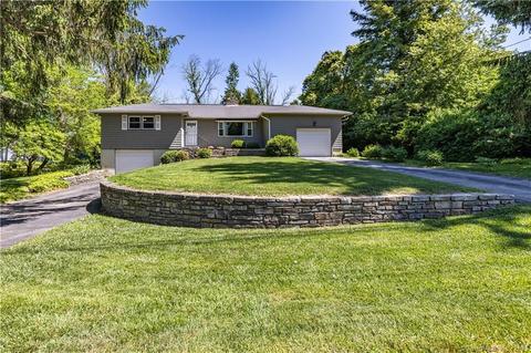 9 Dupont Ln, Norwich, CT 06360