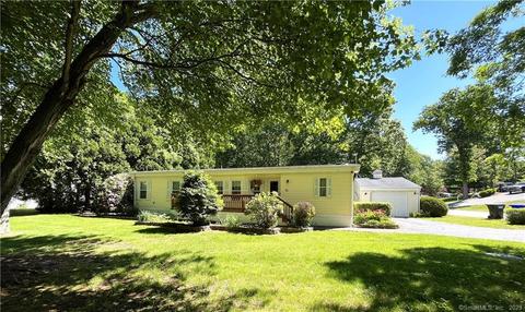 31 Colchester Cmns, Colchester, CT 06415