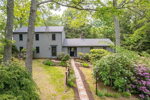 21 Westchester Dr, East Lyme, CT 06333