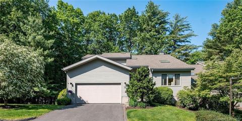15 Brenthaven, Avon, CT 06001