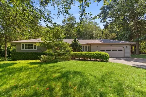 5 Sands Dr, Old Lyme, CT 06371