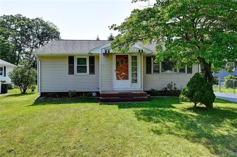 102 Smithfield Ave, Meriden, CT 06451