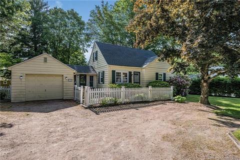 165 Brushy Plain Rd, Branford, CT 06405