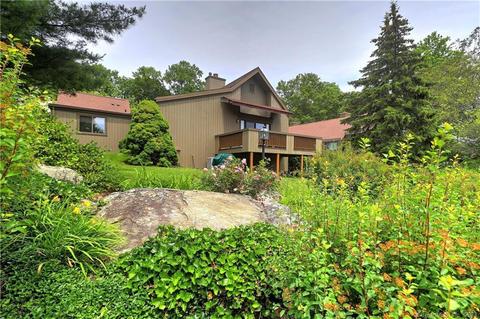 165 Bison Ln #A, Stratford, CT 06614