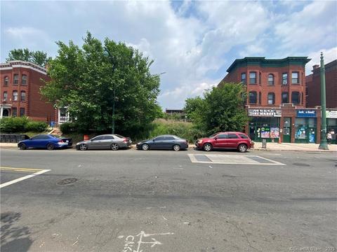 886 Park St, Hartford, CT 06106