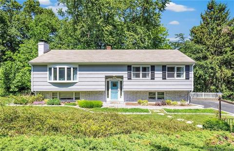 29 Rexview Cir, Trumbull, CT 06611