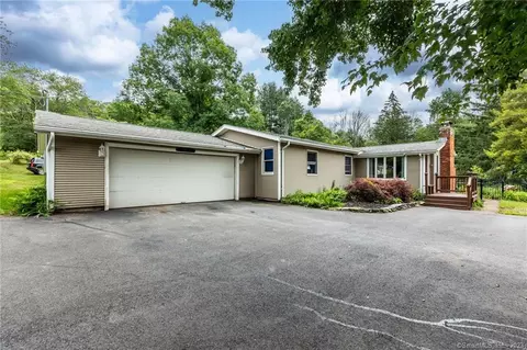 71 Old Post Rd, Tolland, CT 06084