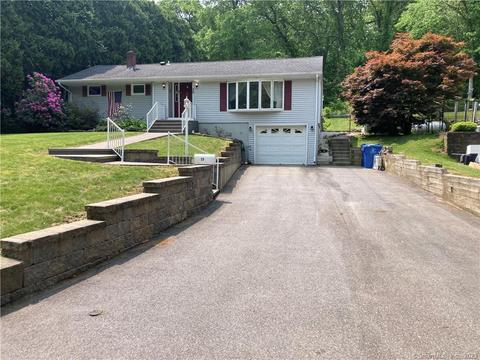 39 Linda Ave, Montville, CT 06382