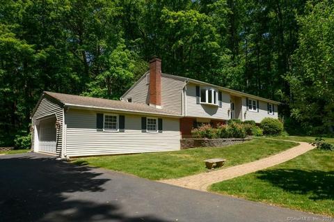 35 Norwill Dr, North Branford, CT 06471