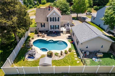 5 Norman Dr, Glastonbury, CT 06033