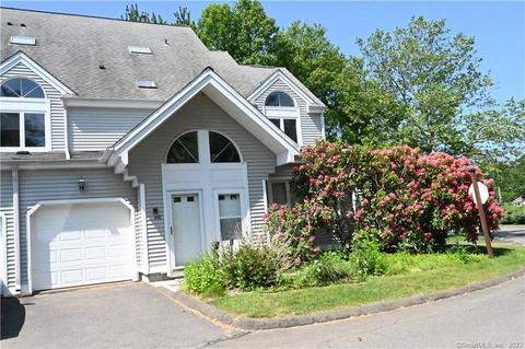 560 Silver Sands Rd #606, East Haven, CT 06512