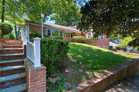 81 Whittier Rd, New Haven, CT 06515
