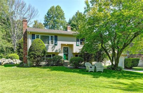 75 Iron St, Ledyard, CT 06339