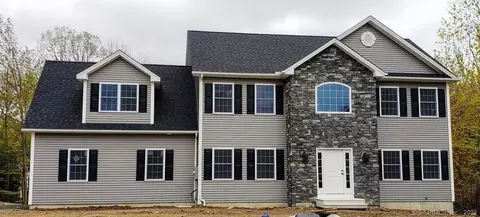7 Oakengate Rd, Wolcott, CT 06716