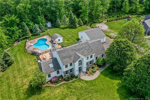 4 Centennial Dr, Danbury, CT 06811