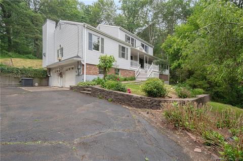 116 Grassy Hill Rd, Woodbury, CT 06798