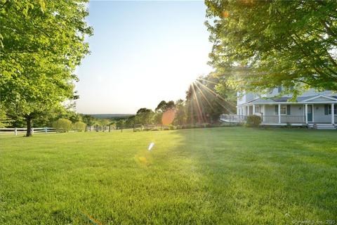 270 Peach Orchard Rd, Southbury, CT 06488