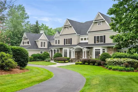 43 Far Hills Dr, Avon, CT 06001
