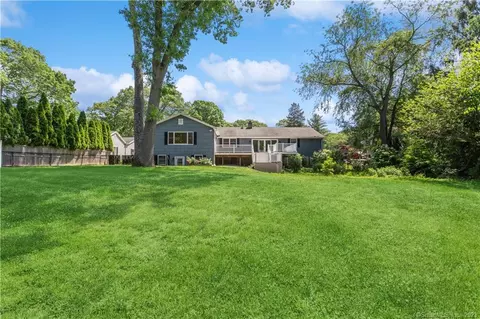 44 Arden Ln, Stamford, CT 06905
