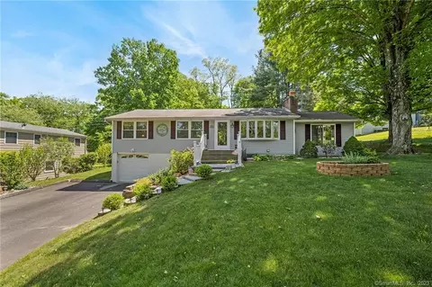745 Curtiss St, Southington, CT 06489