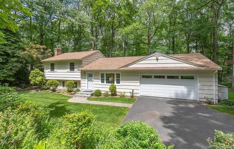 84 Deepwood Rd, Fairfield, CT 06824