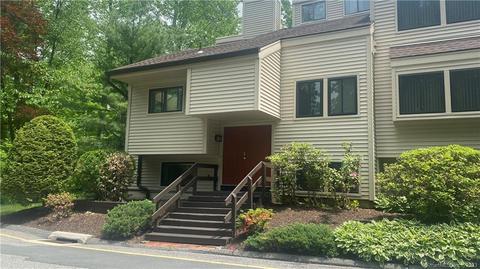 1 Comstock Trl #1, Brookfield, CT 06804