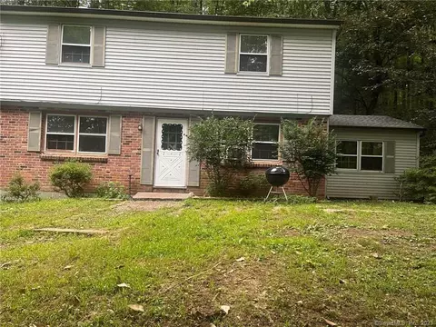 52 White Deer Rocks Rd, Woodbury, CT 06798