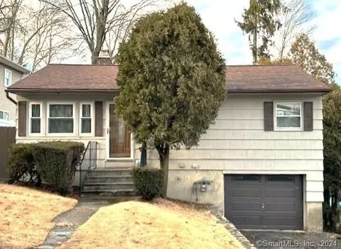 66 Wayland Ave, Waterbury, CT 06708