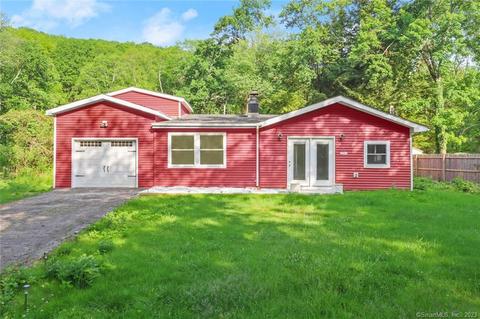 90 Nearbrook Dr, Newtown, CT 06470