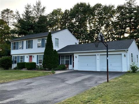 21 Acorn Dr, Windsor Locks, CT 06096