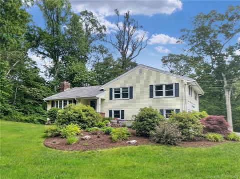 34 Twin Brook Dr, Stamford, CT 06907