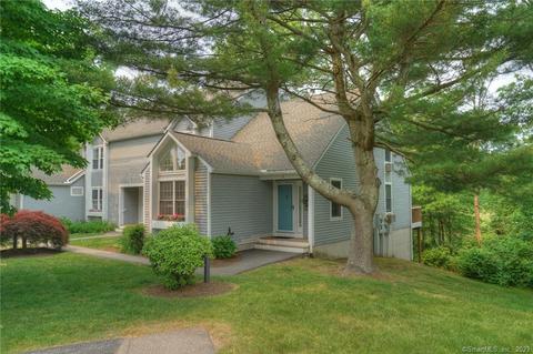 13 Whitehall Pond #13, Mystic, CT 06355